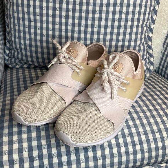 Light Pink Target Running Shoes - Picture 6 of 7
